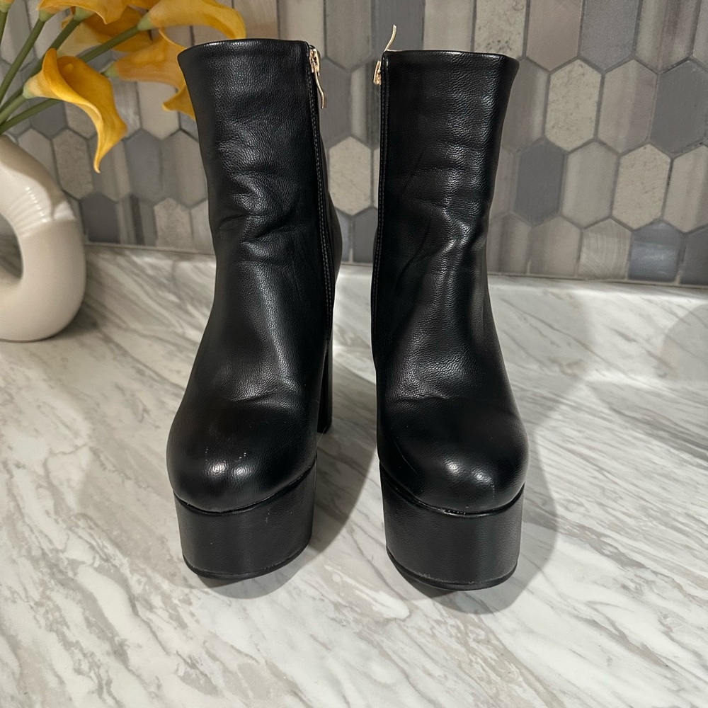 Black Platform Heeled Boots
